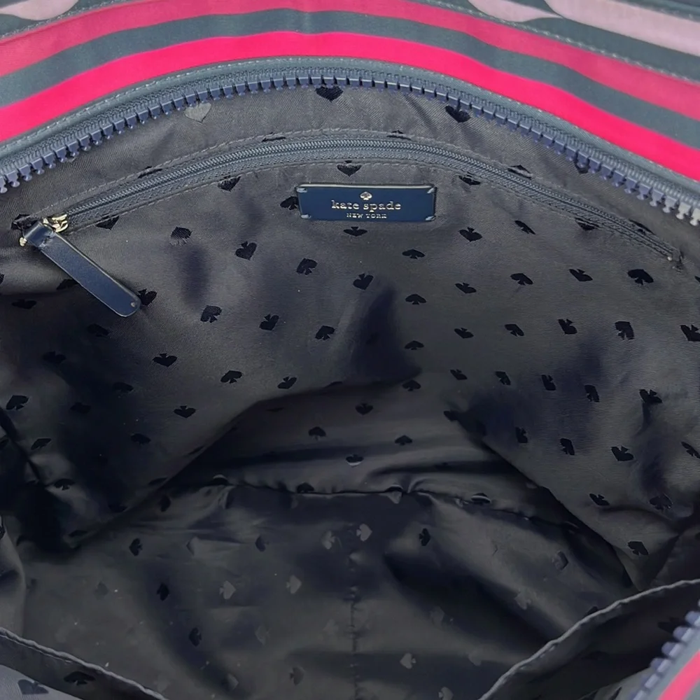 🎉HOST PICK🎉 kate spade “Lips” Large Tote